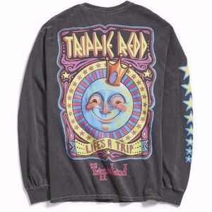 Trippieland Men’s “Life’s a Trip” Graphic LS Faded Cotton Tour T-Shirt Size L